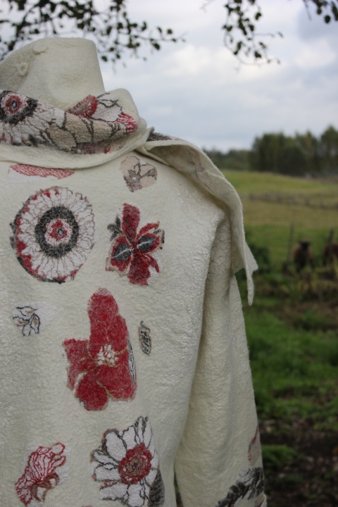 Felted coat White Red picture no. 3