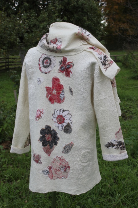 Felted coat White Red picture no. 2