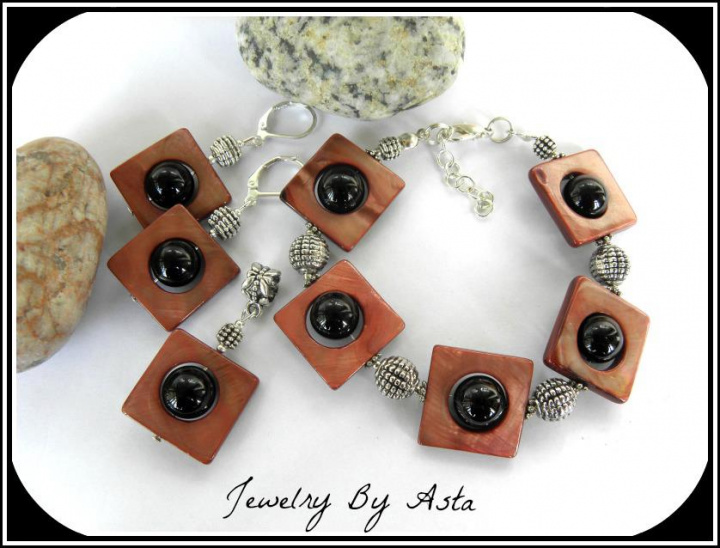 Really cute Onyx Black Bracelet, Earrings, Pendant!!!
