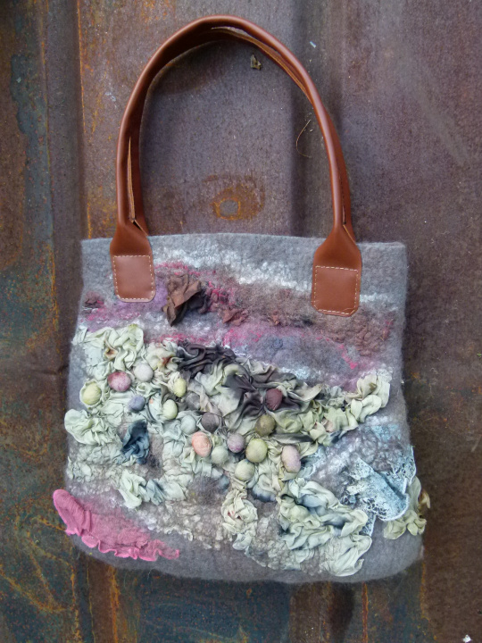 felted motley handbag leather handles "lost in" picture no. 3