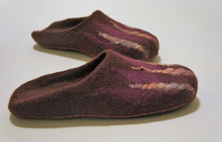 Felted shoes-slippers for women. Handmade home slippers. 100% natural wool.