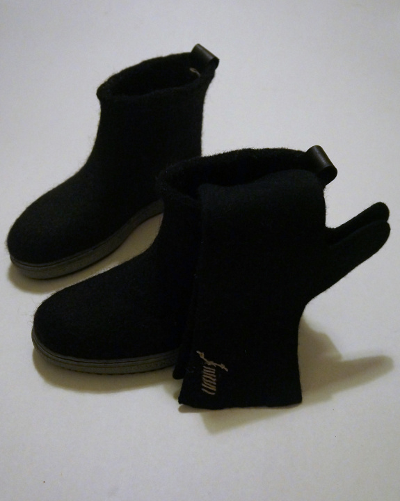 Handmade mittens and felt boots for men. 