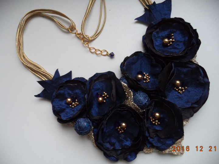 luxury neck adornment