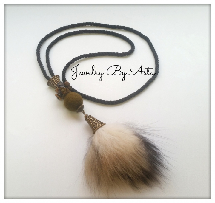 Necklace Tiger Eye with fox fur