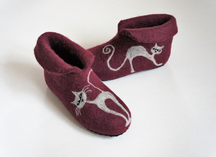Felted slippers-boots "Cats 2" for women
