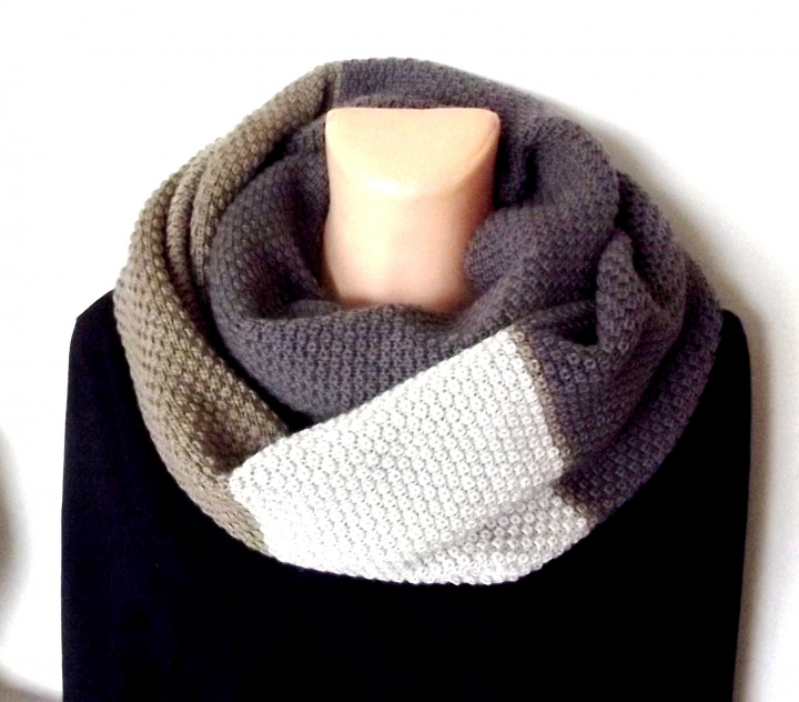 Three color infinity scarf