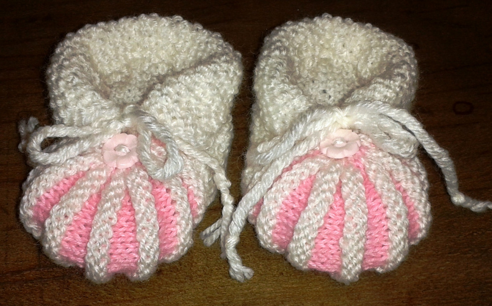 Baby wool booties