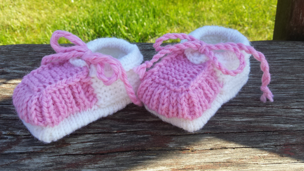 Baby wool booties