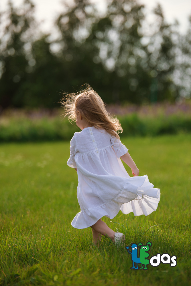 Linen christening white dress for girls picture no. 3