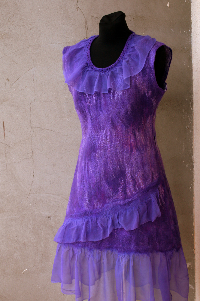 Suknutė ,,VIOLETINĖS SUTEMOS ,,