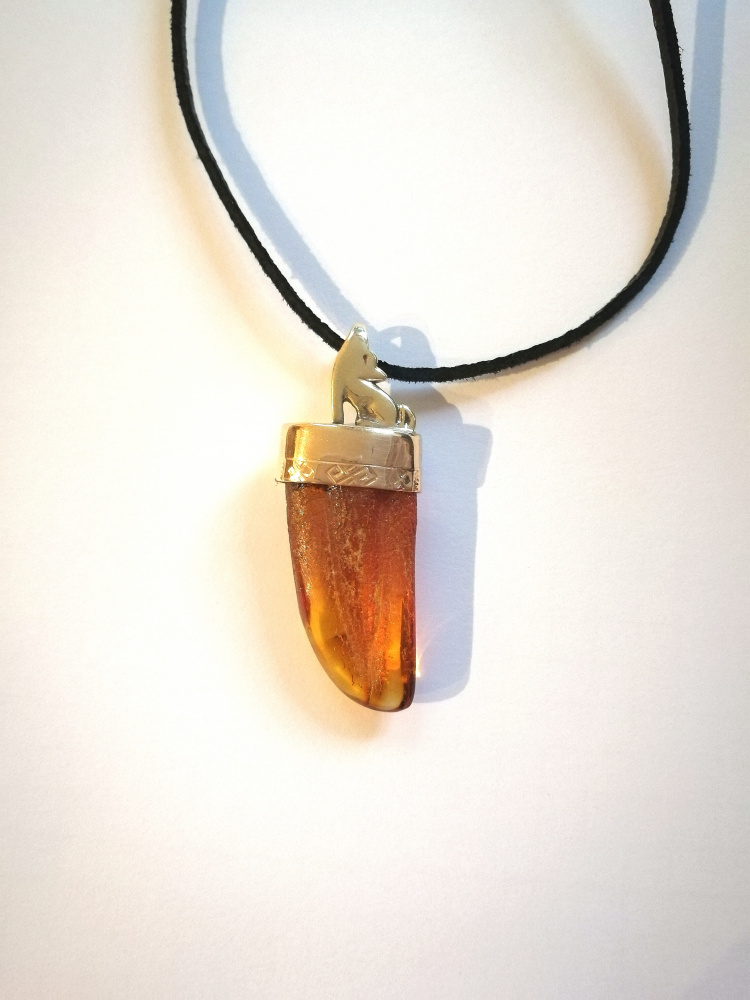 Pendant with amber picture no. 2