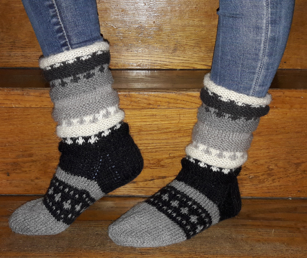 Hand knitted socks Grey picture no. 2
