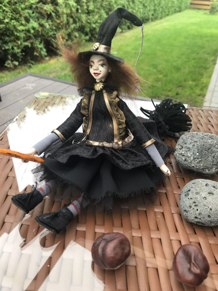 Helloween doll witch picture no. 2