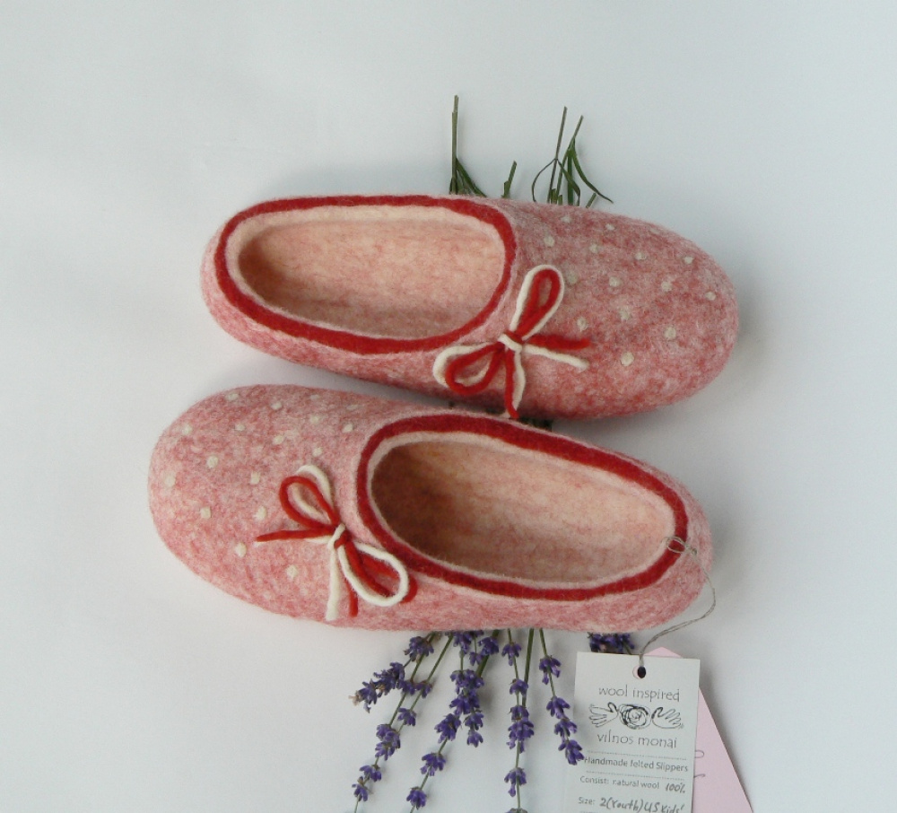 Felted slippers- Girls' wool slippers- Beautiful pink wool slippers