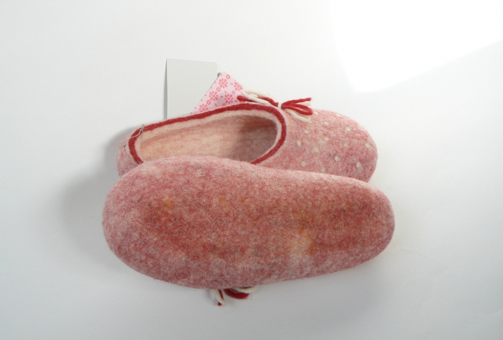 Felted slippers- Girls' wool slippers- Beautiful pink wool slippers picture no. 3