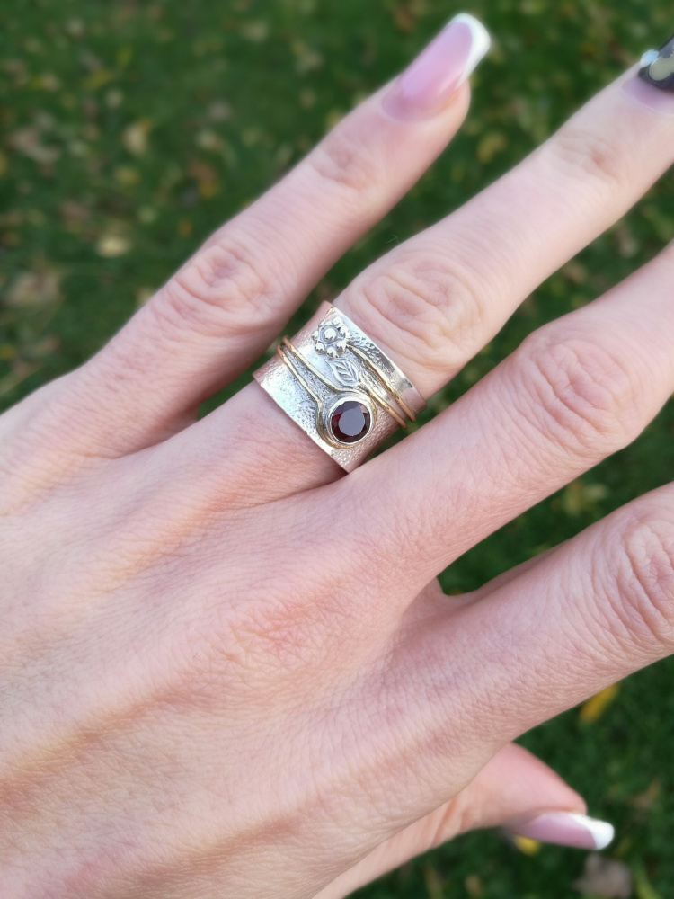 Silver ring with natural garnet picture no. 2