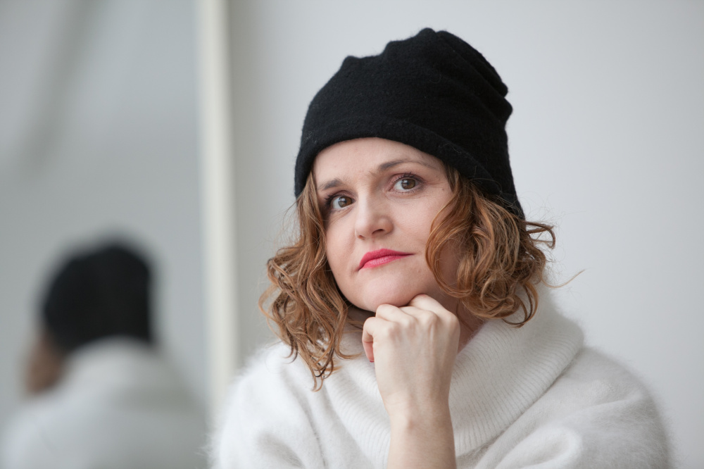 Velta minimalistine merino vilnos kepure juoda