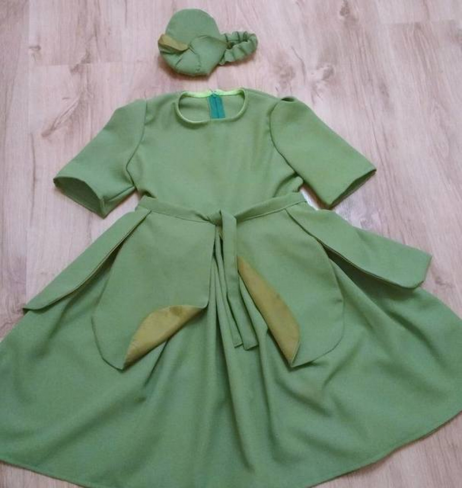 Cabbage suit for a girl