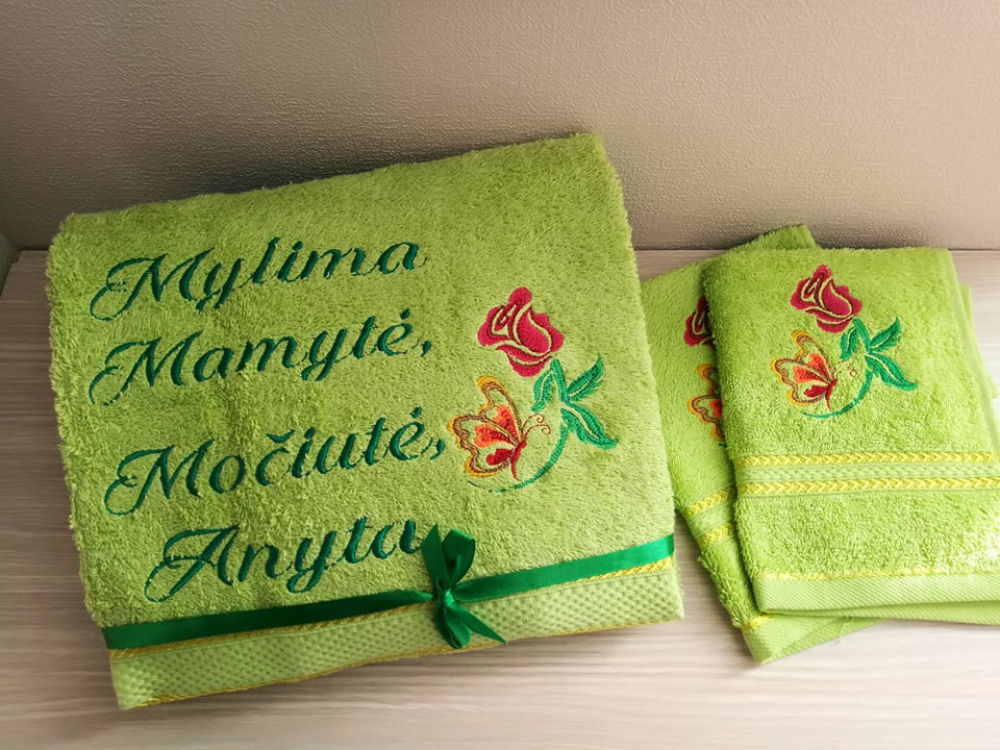 Siuvinėtų rankšluoščių komplektas - puiki dovana šventėms ...