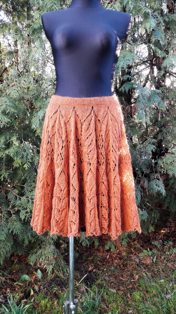 Flares lace skirt picture no. 2