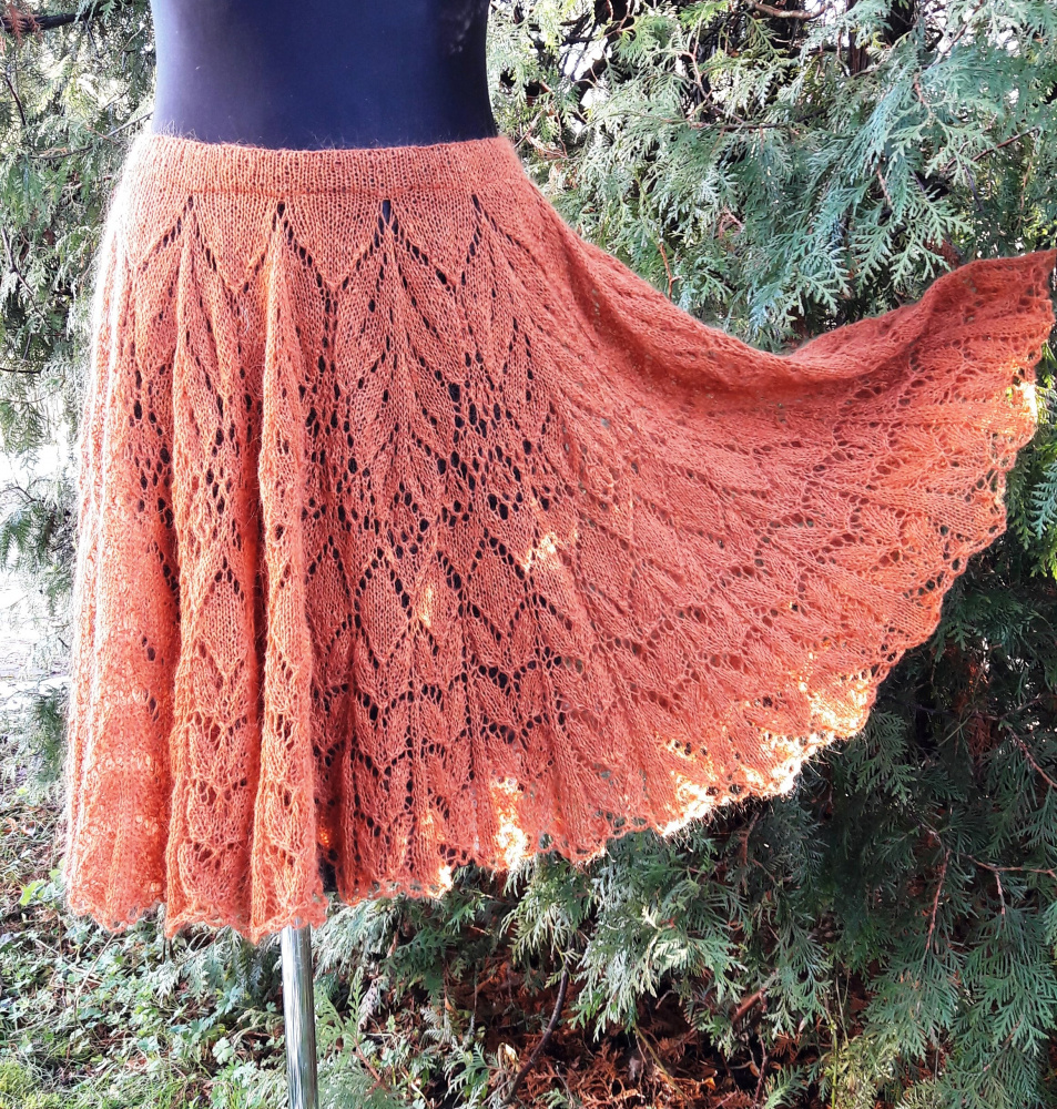 Flares lace skirt