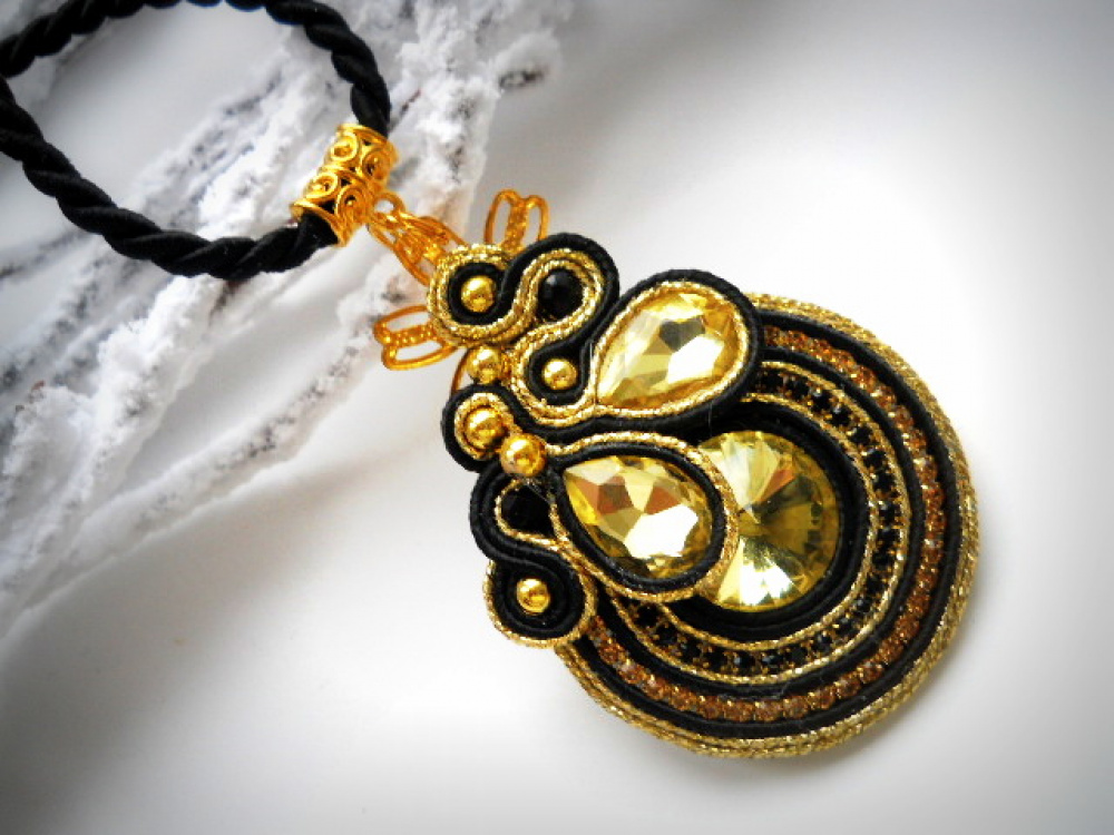 Pakabukas "Black&Gold"