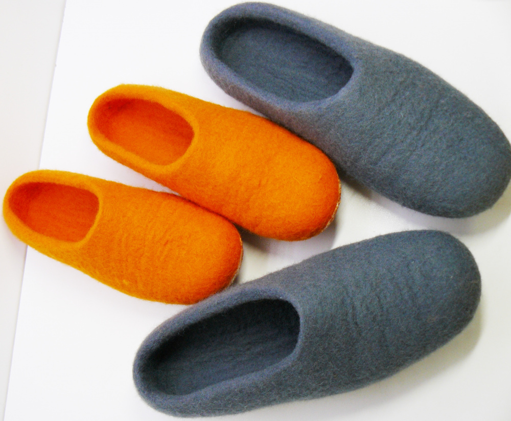 Handmade felted slippers. Non slippery sole