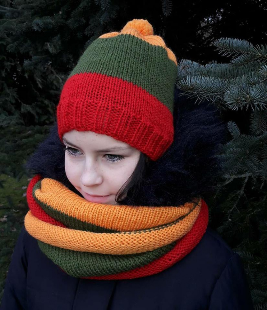 Trispalvė kepurė