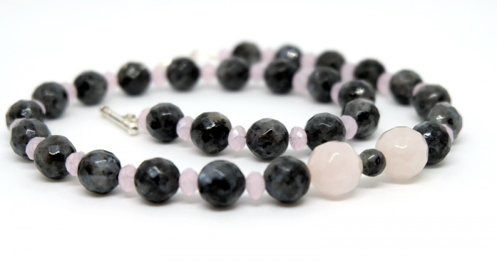 Luxurious and elegant GREY - Necklace and Bracelet picture no. 2