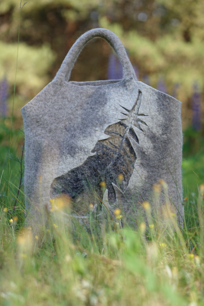 felted grey handbag picture no. 3