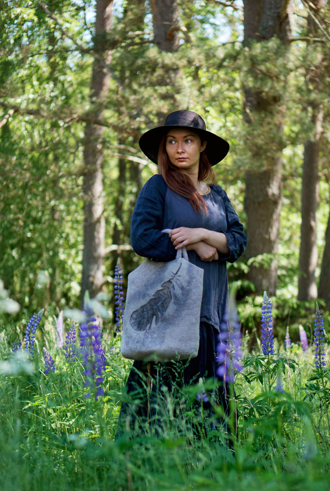 felted grey handbag picture no. 2