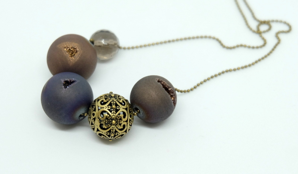  Pendant on neck - Agatha Druza