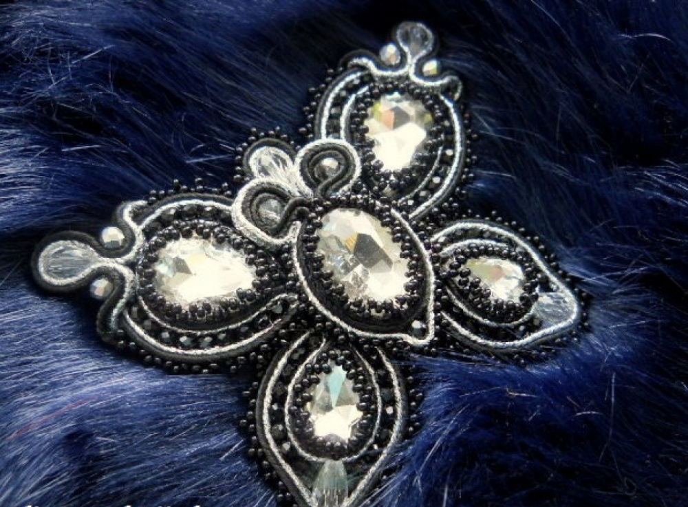sagė drugelis "Black"