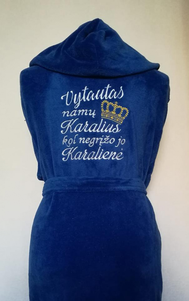 Chalatas namų karaliui