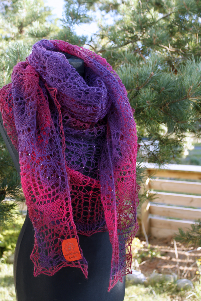 Shawl "Heartiness" picture no. 3
