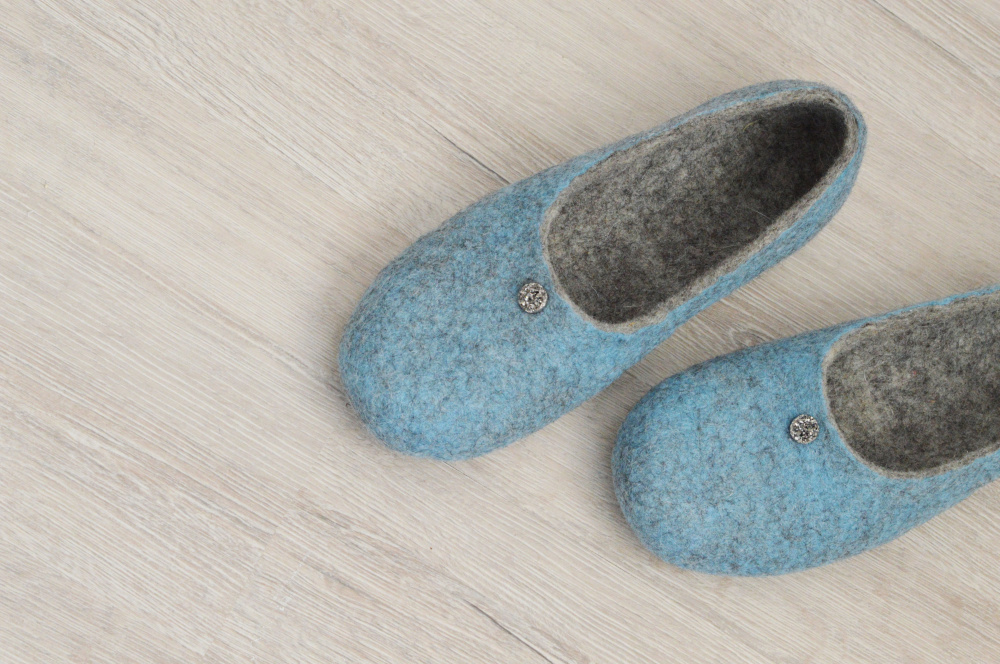 Felted women's house shoes Blue picture no. 2