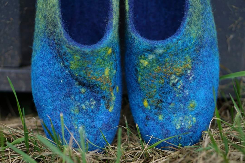 Blue felted slippers of womens picture no. 2