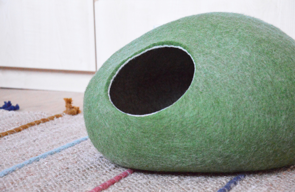 Olive green color pet bed