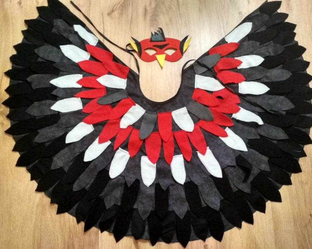 Woodpecker children's carnival costume: cloak and mask. Size is universal. Other