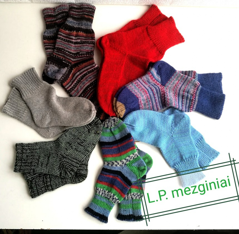 Megztos kojinės mažiems ir dideliems