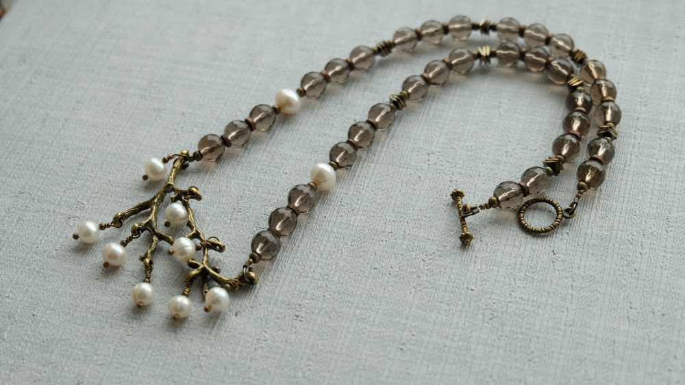 Smoky quartz and freshwater pearl necklace ...