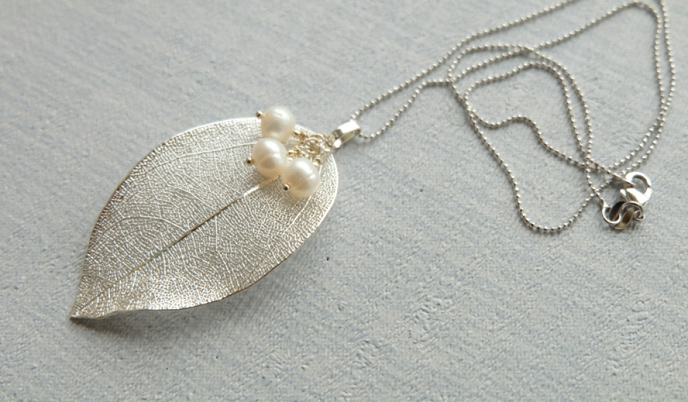 Minimalist Necklace "First Charm .."