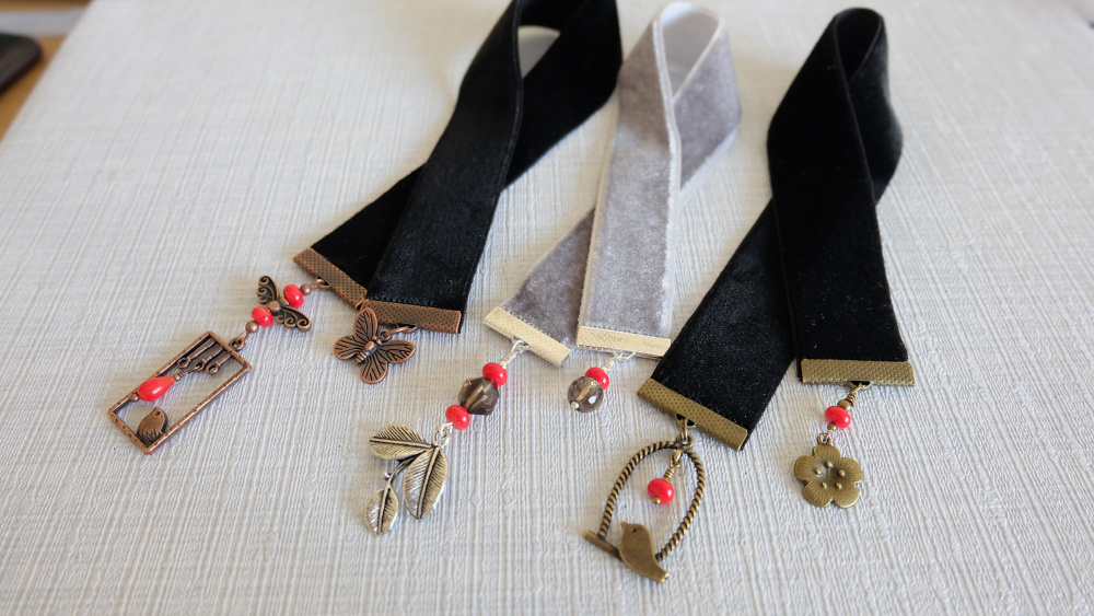  lovely velor book tabs