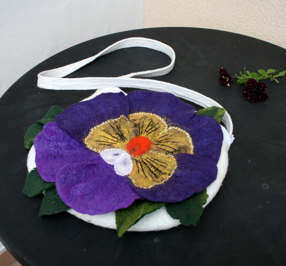 Velta rankinė ,,VIOLETINĖ NAŠLAITĖ ,,