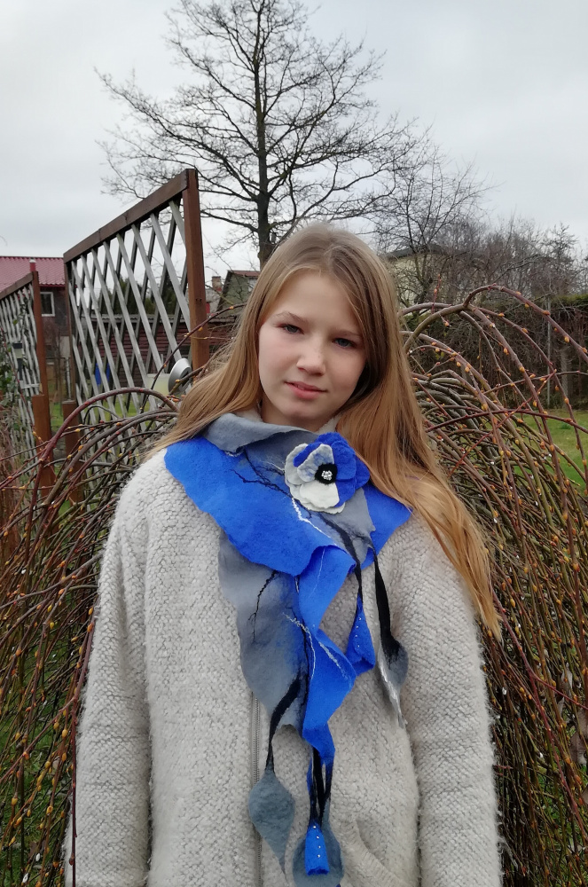 Veltas šalikas su sage rugiagėlių mėlyna-pilka