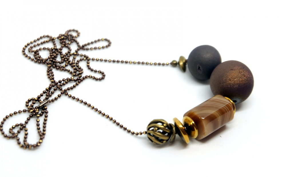  Minimalist necklace with agate