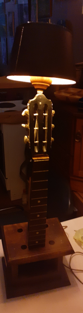 Guitar lamp