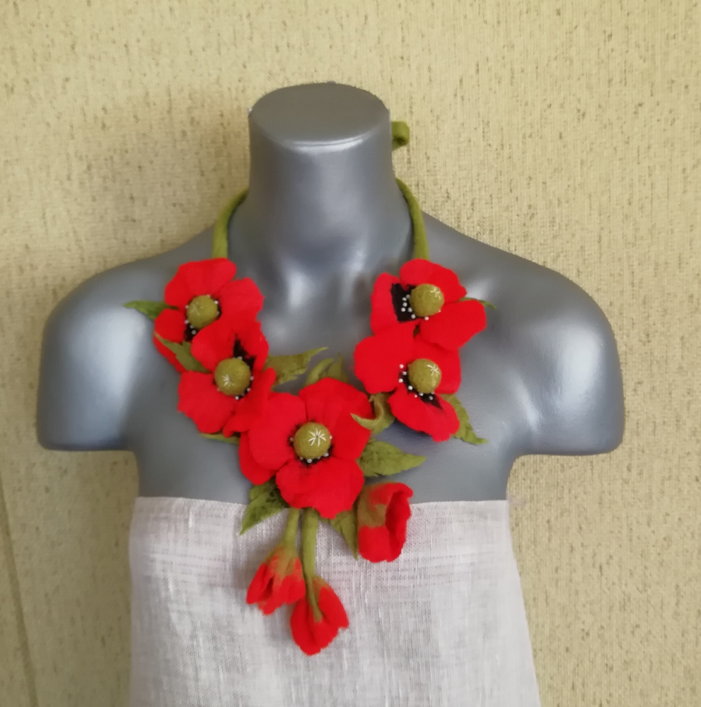 Veltinio papuošalas "Aguoninis"