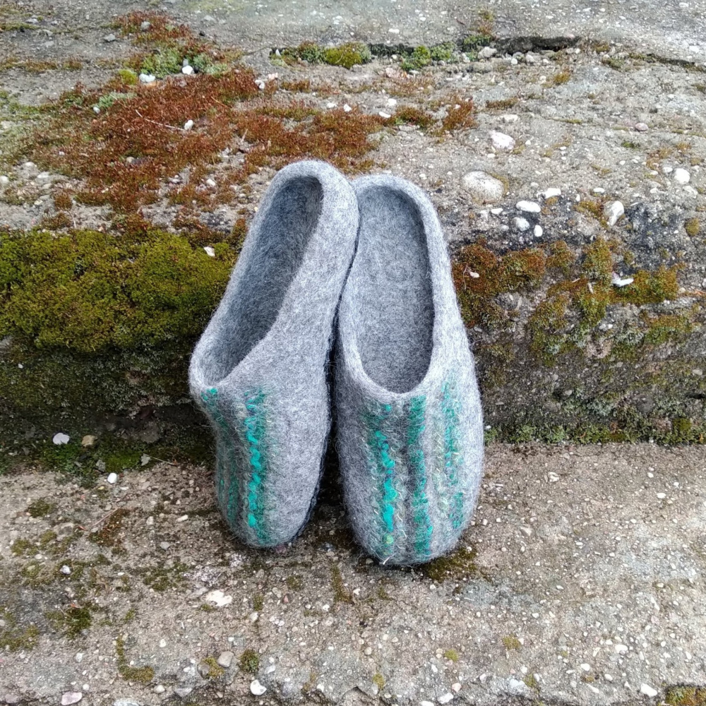 Moteriškos veltos tapkės