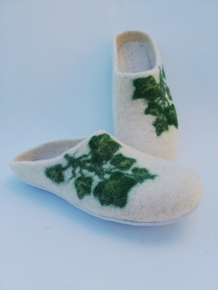 leaves on slippers picture no. 2